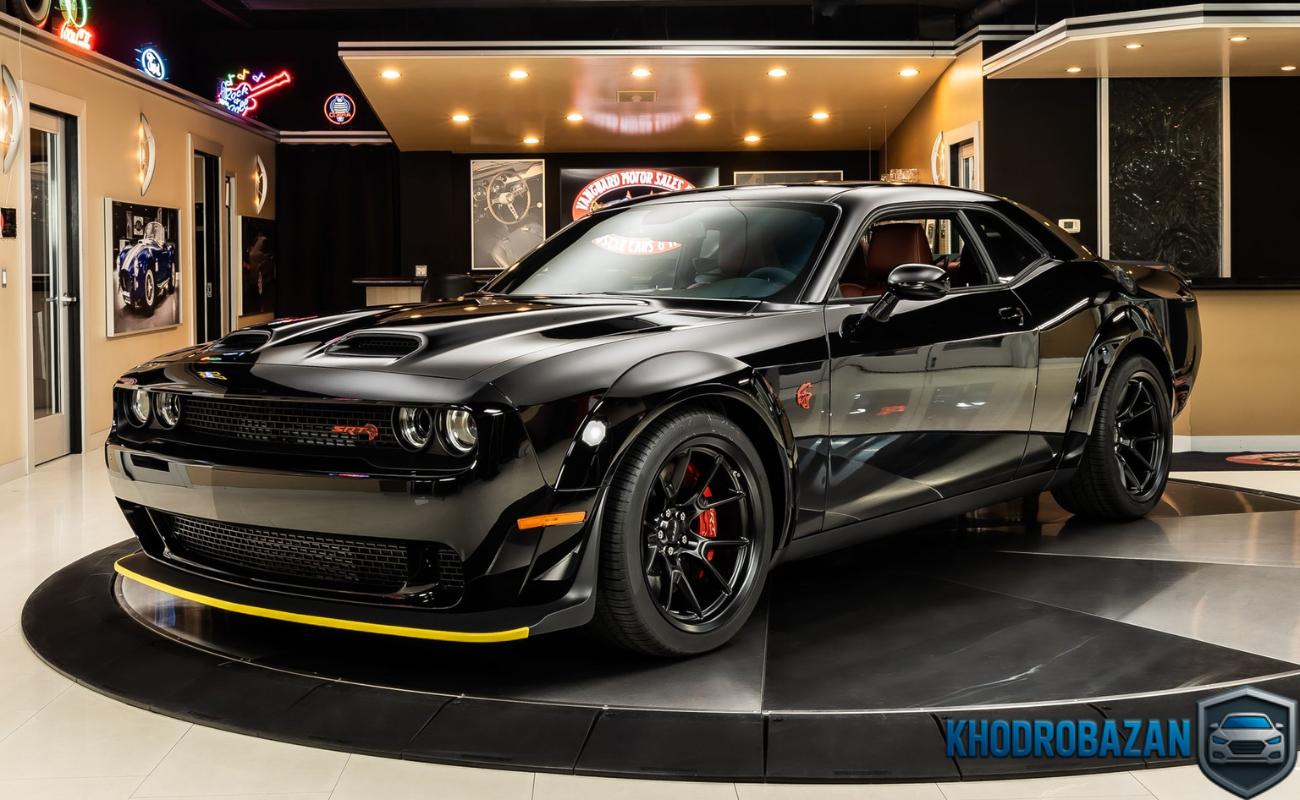 قیمت دوج چلنجر هلکت ردآی در بازار ایران و عوامل مؤثر بر آن