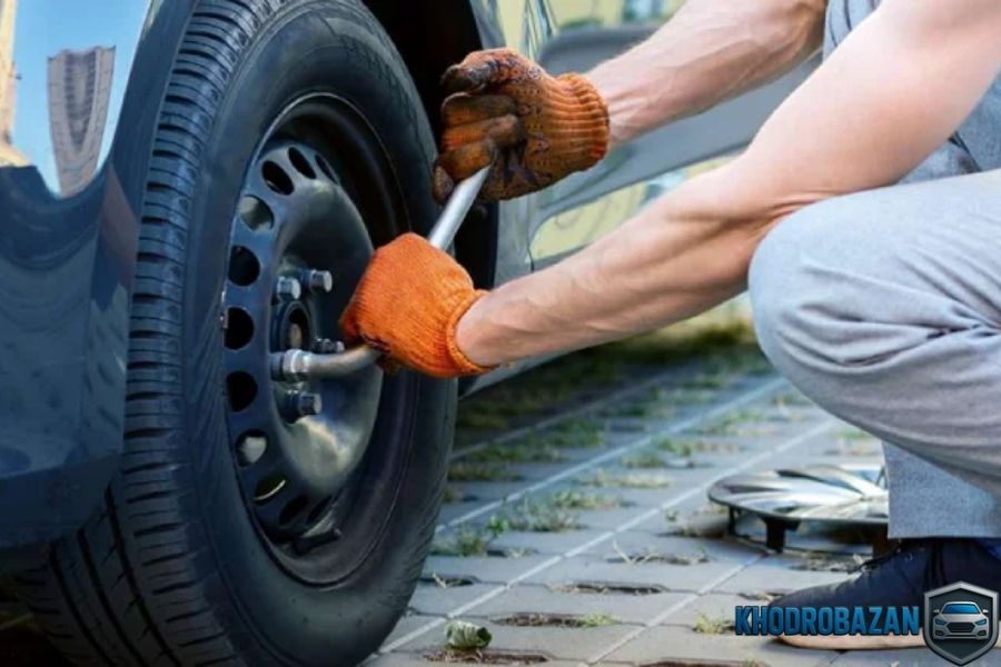 پنچرگیری و تعویض لاستیک